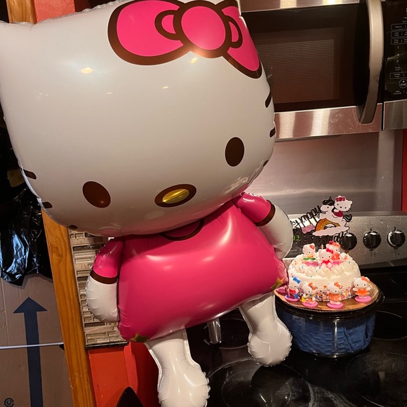 Large Cat Hello Kitty Ballon Design - Picture 1 of 3